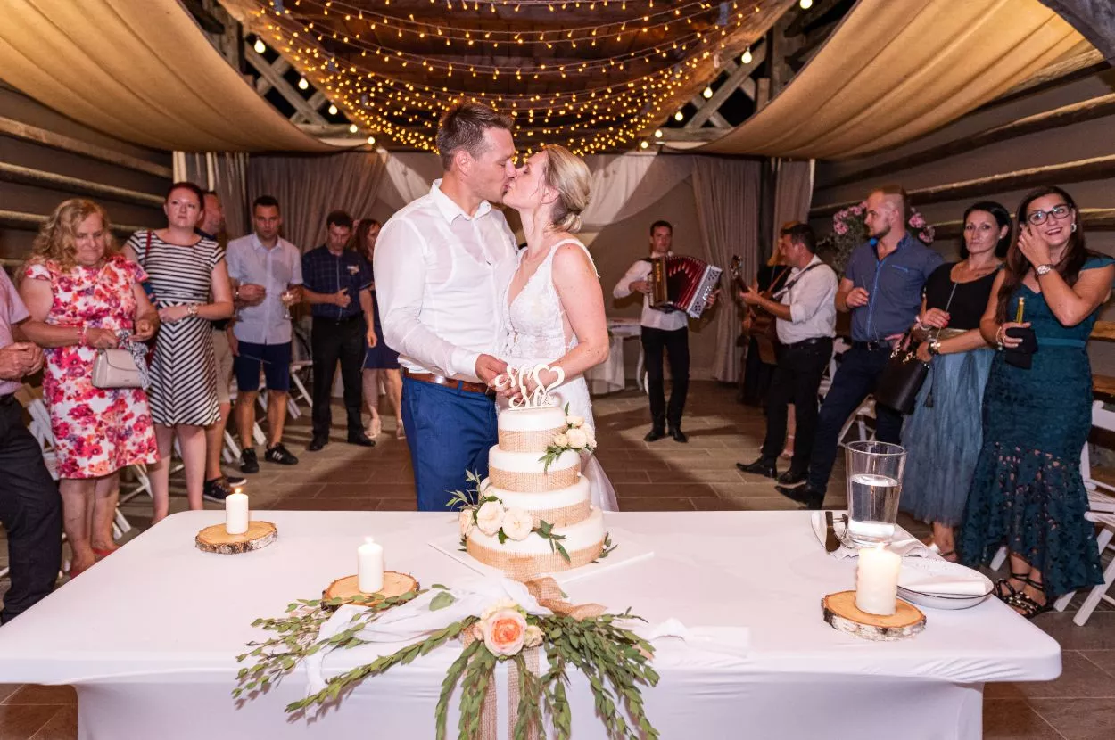 Gostilna janc porocna torta