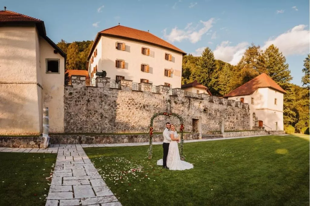 Grad Strmol lokacija