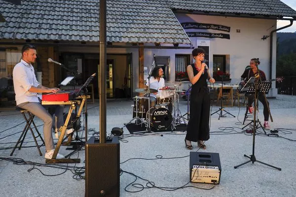 Kristina oberzan band