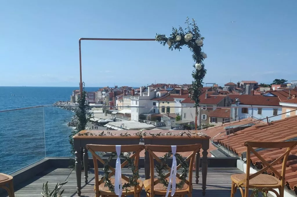 obok na drugi strani terase 1