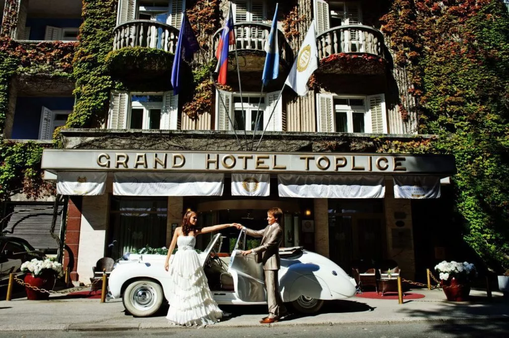 porocni starniski avto grand hotel toplice